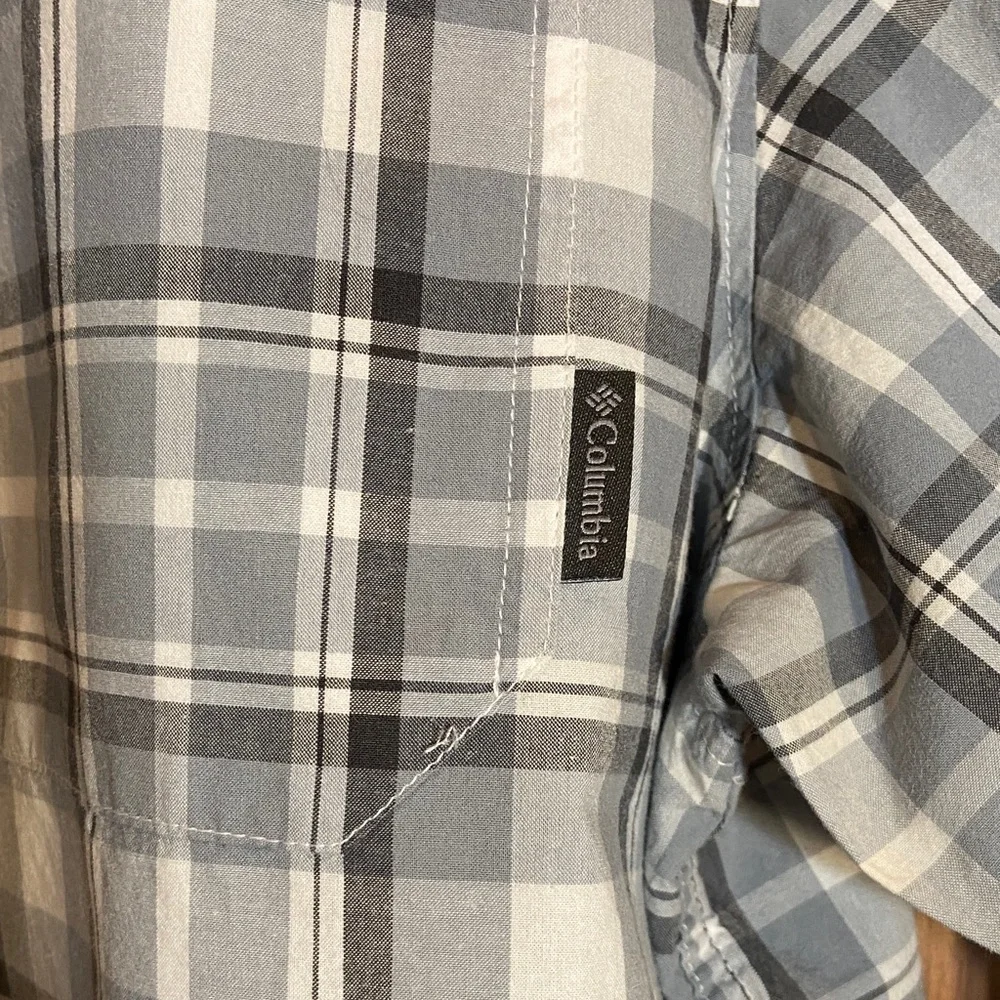 Columbia Gray and White Plaid Button Up Shirt, Cotton, XL - Picture 4 of 9